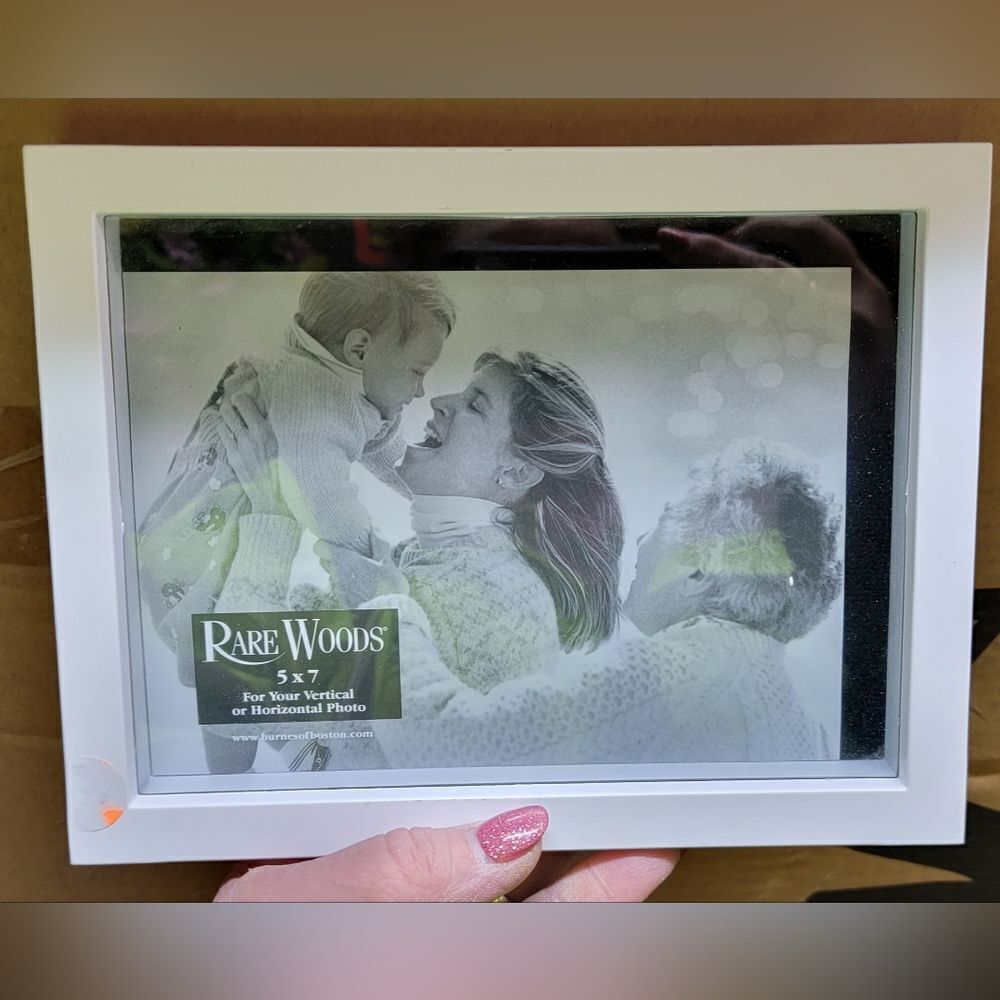 #238 RARE WOODS 5X7 White Picture Frame